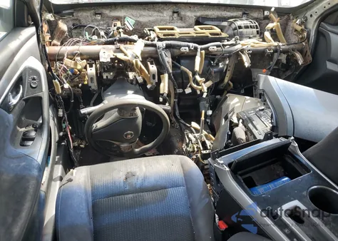 2014 Nissan Altima 2.5 from USA, damaged, VIN 1N4AL3AP2EC184121